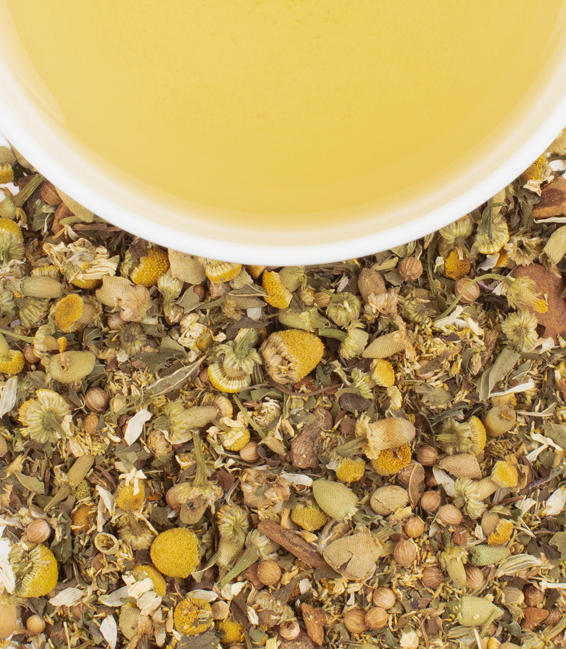 Harney & Sons Death on the Nile, Tin of 20 Sachets, displayed with tea cup and sachets in a tea setting.