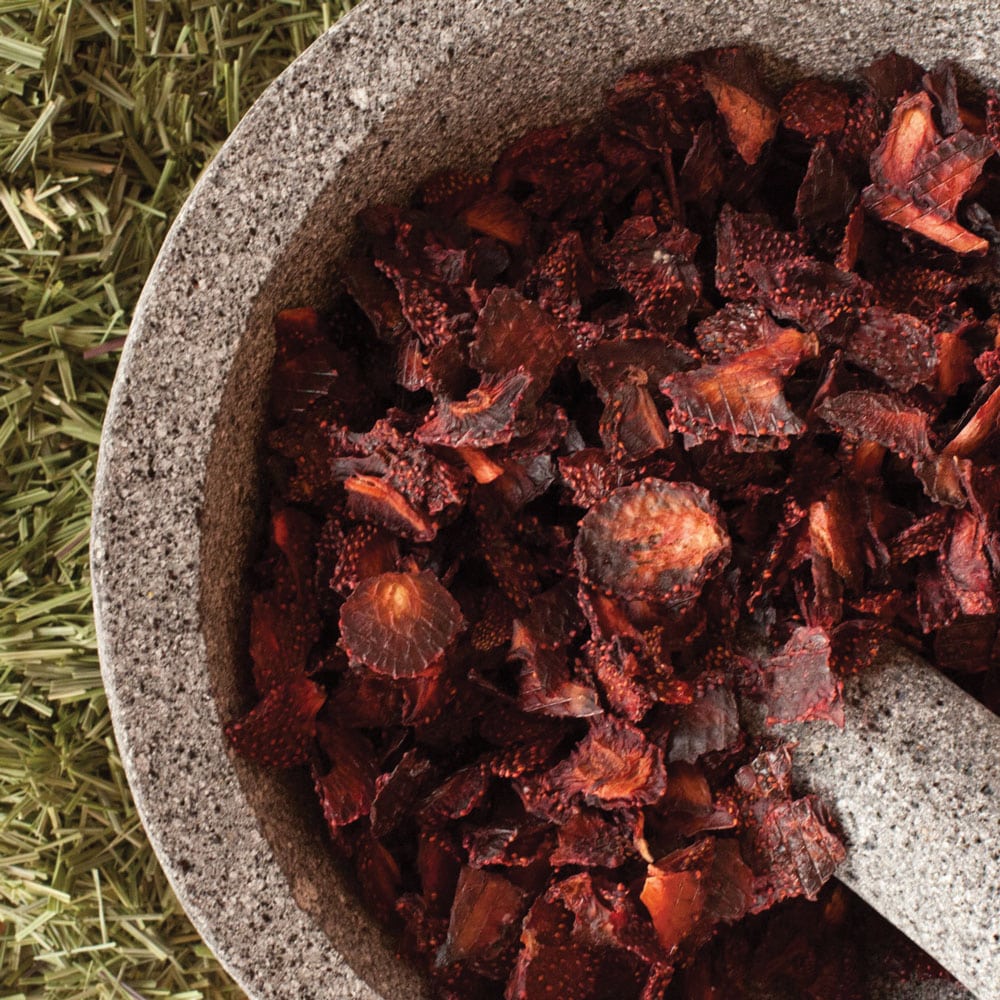 Piper and Leaf Lemon Berry Blush Glass Jar of Loose Leaf Tea - 30 Servings in a lifestyle setting, showcasing the product.