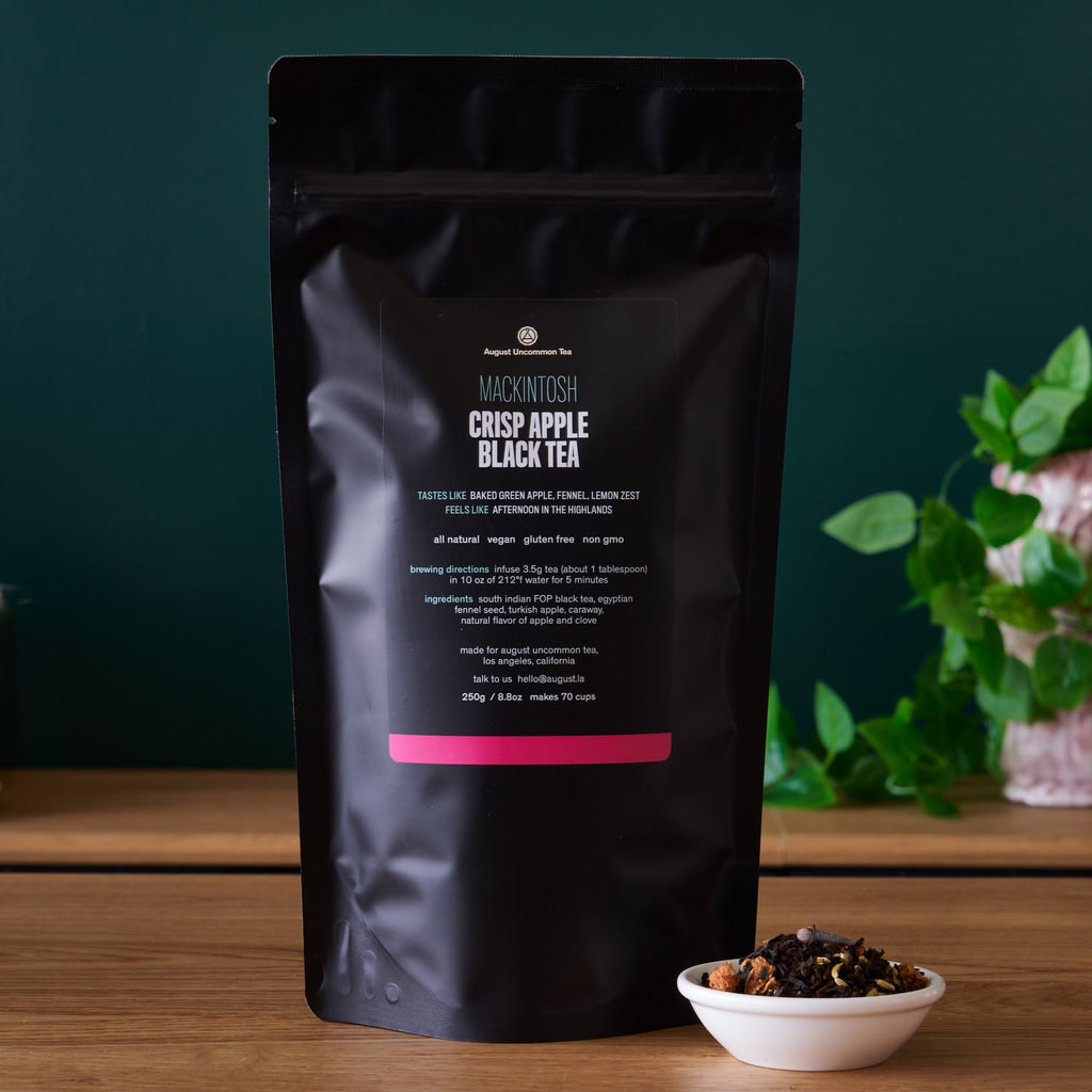 August Mackintosh - Crisp Apple Black Tea packaging, featuring a 70 cup bag from brand August