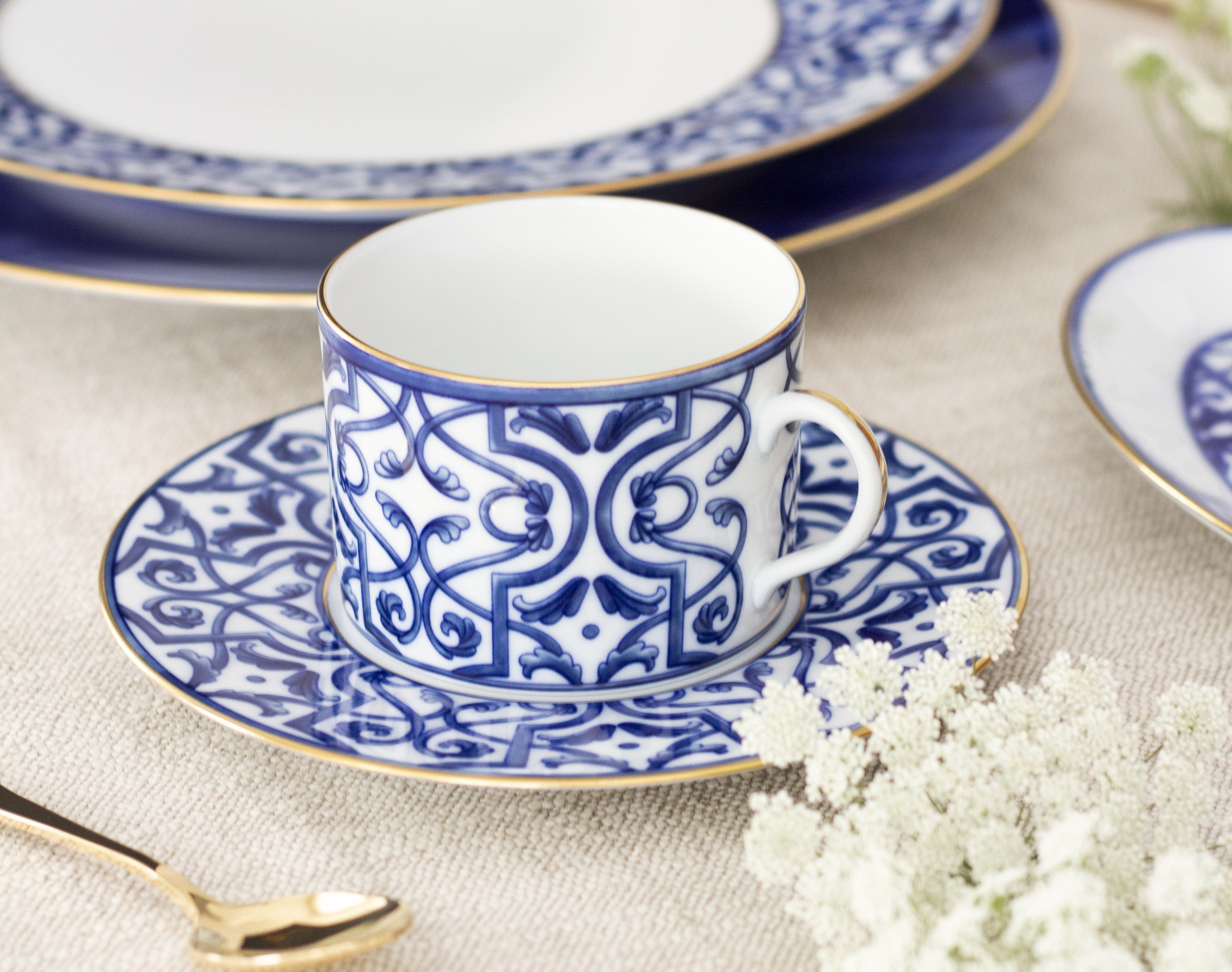 CASANOI Blue Legacy 11-piece Gift Set - Tea Service for 4