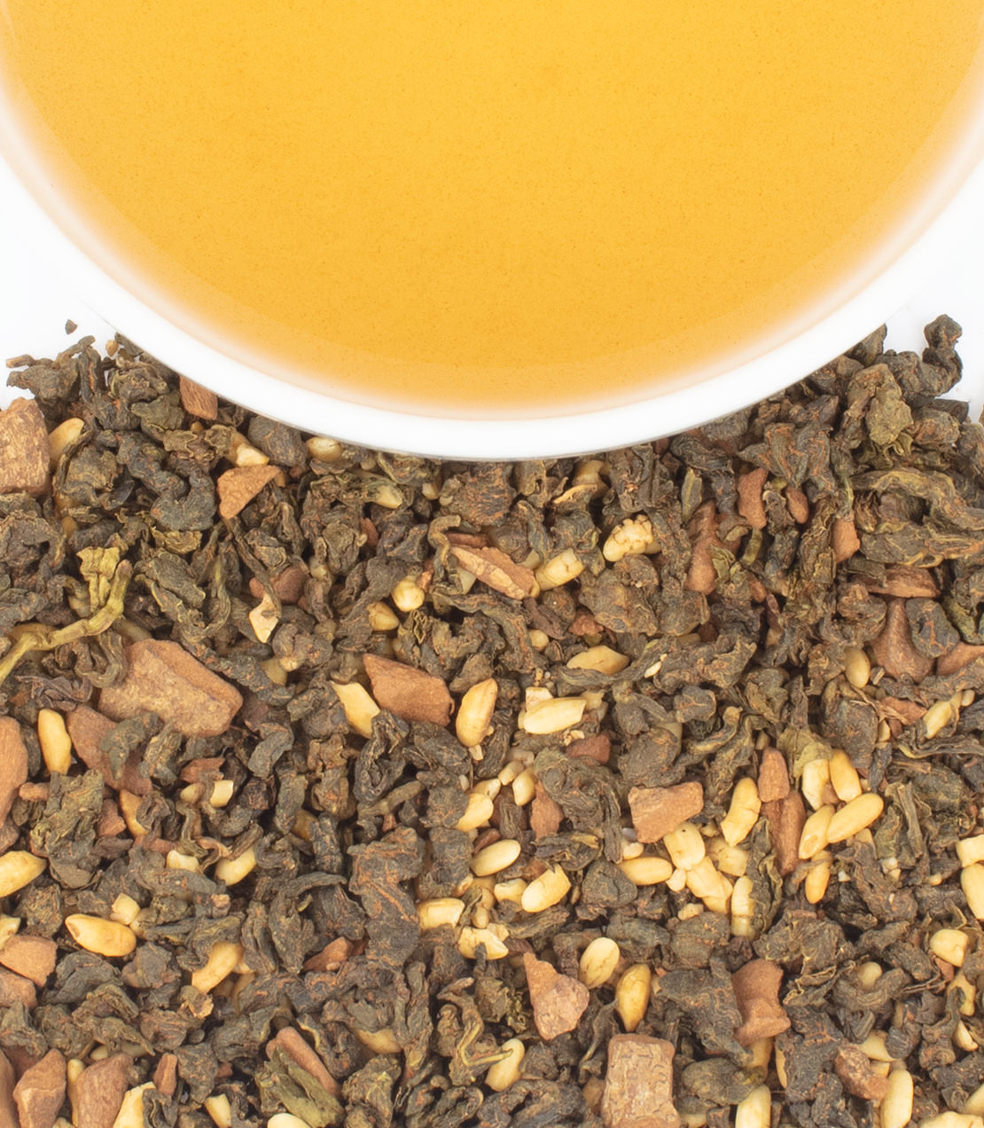 Harney & Sons Horchata, HT Tin of 20 Sachets, displayed in a cup with steam rising, highlighting the tea's creamy texture.