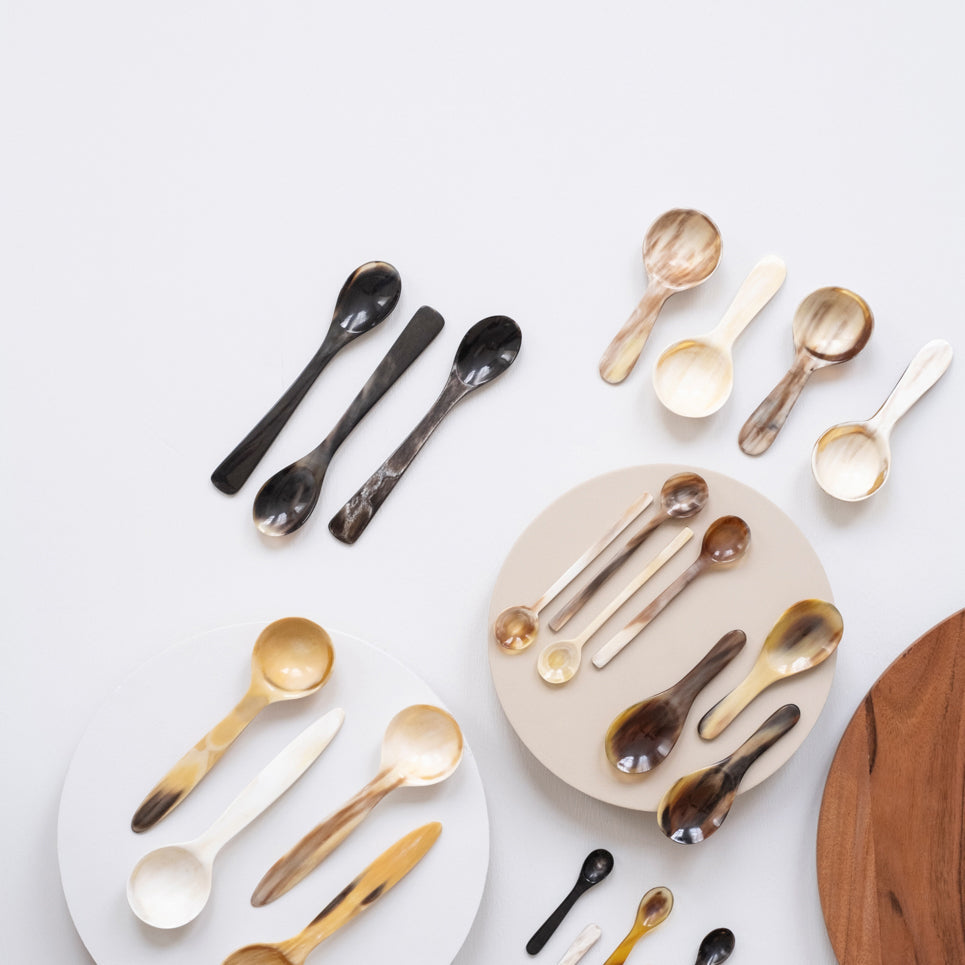 Short Handle Horn Scoop