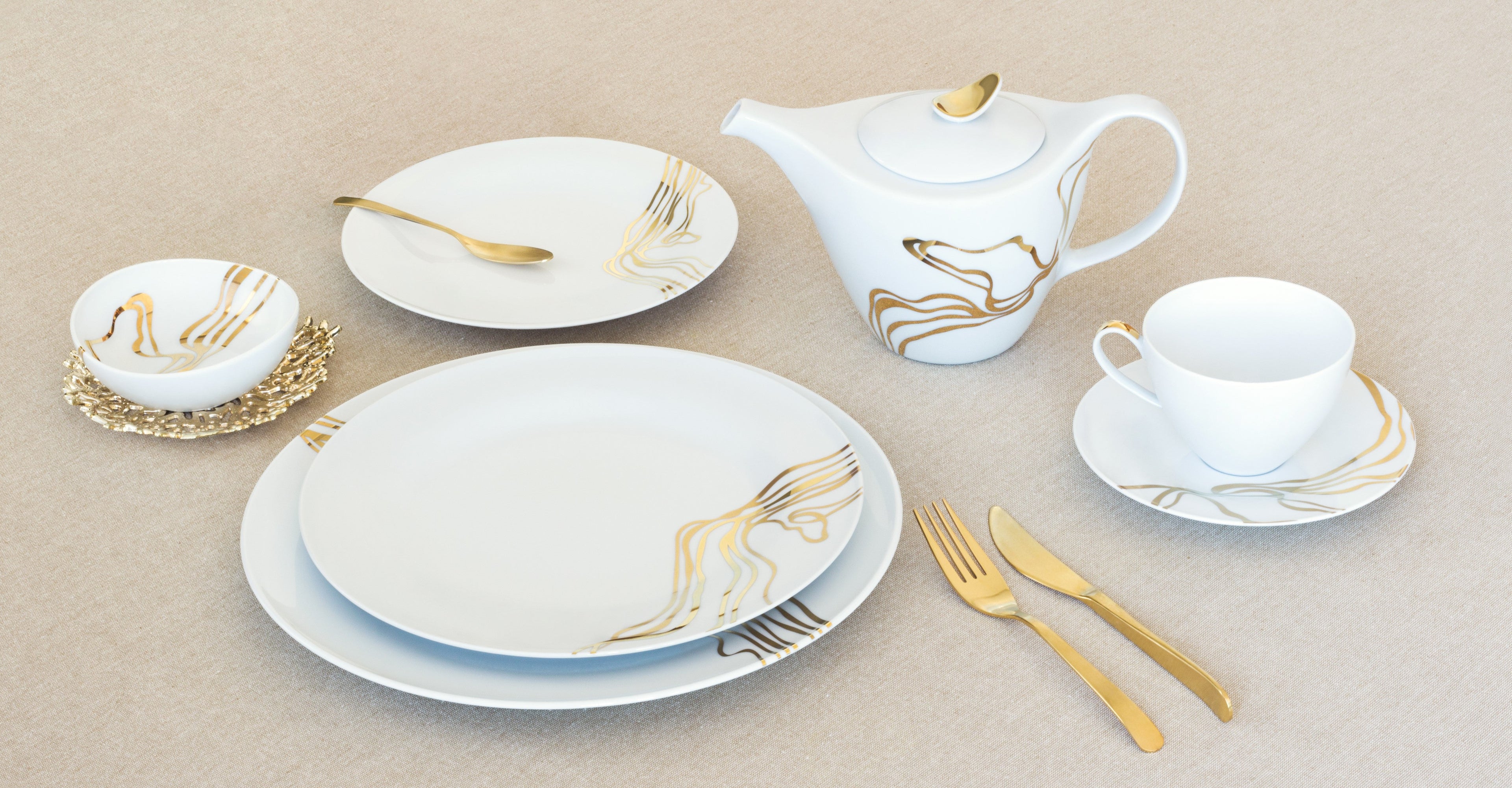 CASANOI Fiume D'Oro 11-piece Gift Set - Tea Service for 4