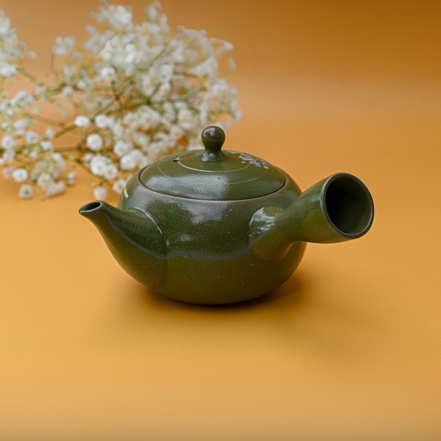Aprika Life Green Kuysu with Flowers - Japanese Handmade Teapot with Premium Tea Strainer - 12 fl oz/360ml
