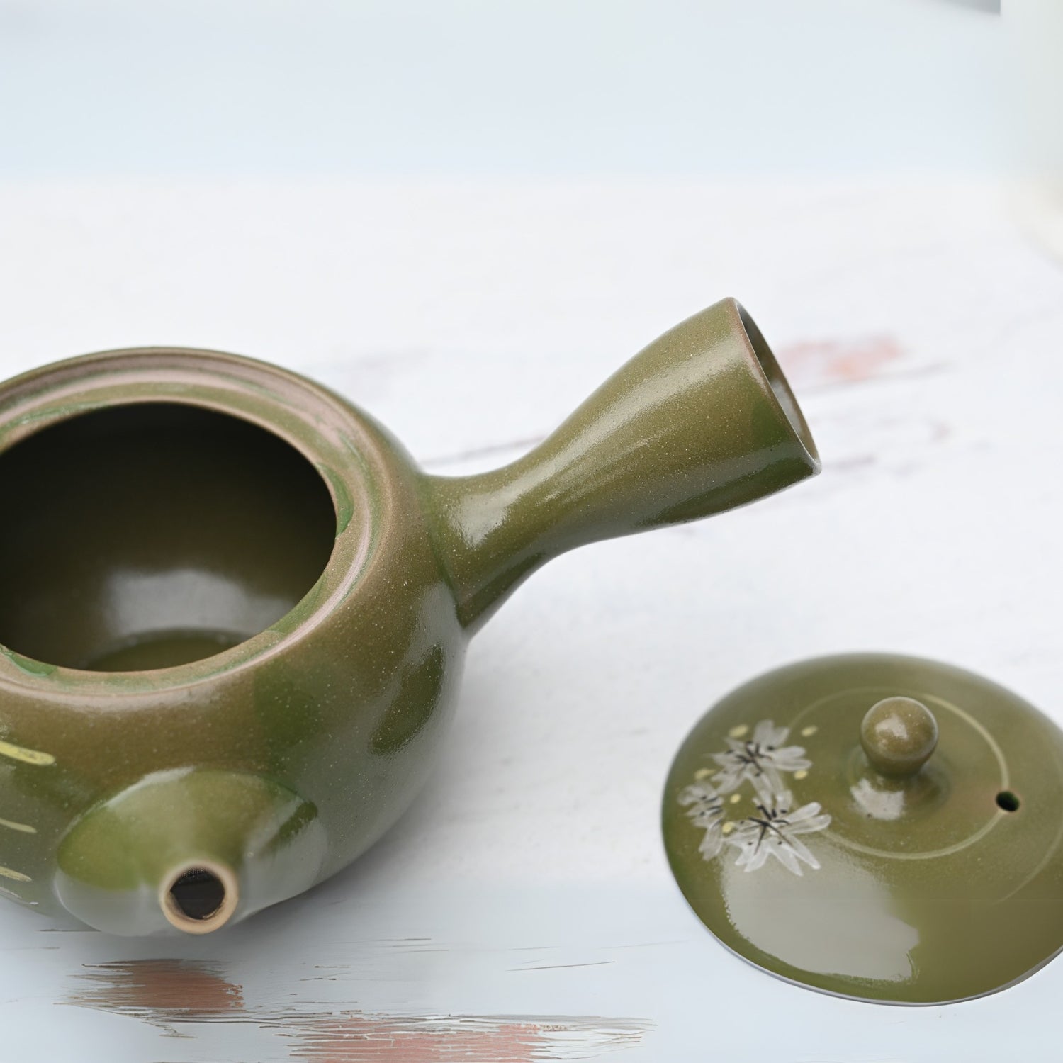 Aprika Life Green Kuysu with Flowers - Japanese Handmade Teapot with Premium Tea Strainer - 12 fl oz/360ml