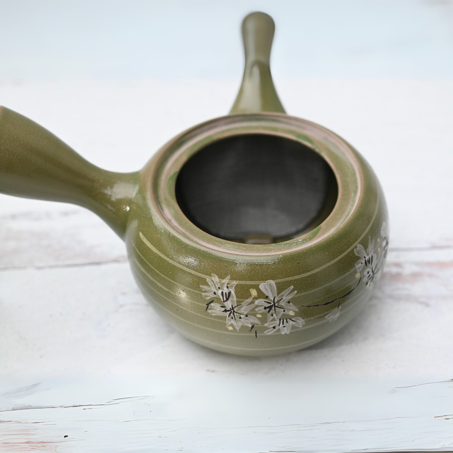 Aprika Life Green Kuysu with Flowers - Japanese Handmade Teapot with Premium Tea Strainer - 12 fl oz/360ml