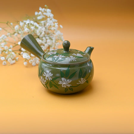 Aprika Life Green Kuysu with Flowers - Japanese Handmade Teapot with Premium Tea Strainer - 14 fl oz/420ml, showcasing a green kyusu with floral motifs.