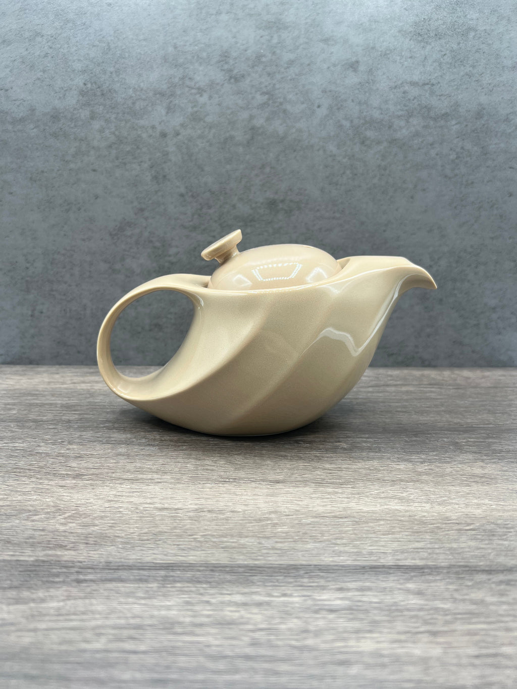 Inoue Tea Rakuchin Beige Mino-yaki Porcelain Kyusu - Japanese Teapot shown in an image on a neutral background.