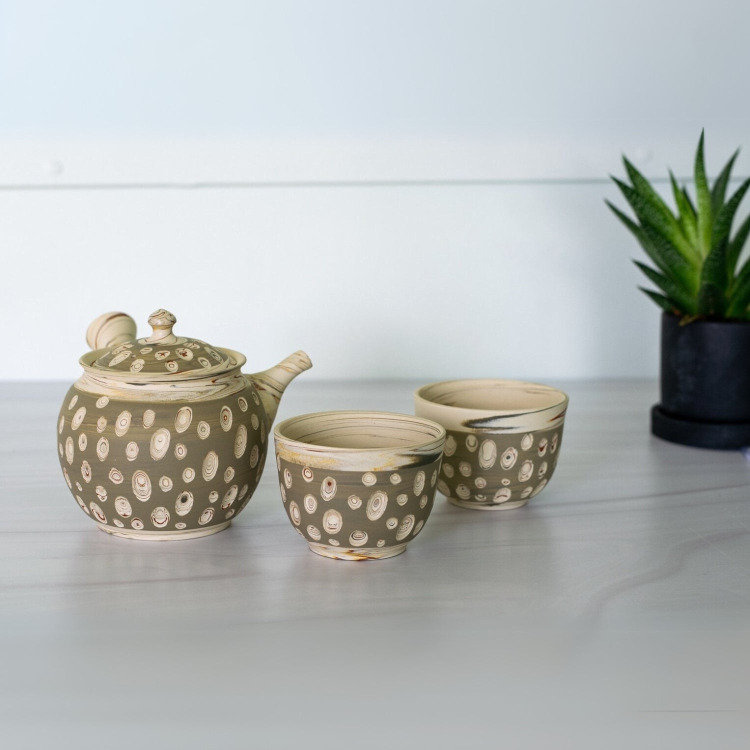 Aprika Life Japanese Kyusu Set - Teapot with Filters (370ml) and Two Cups