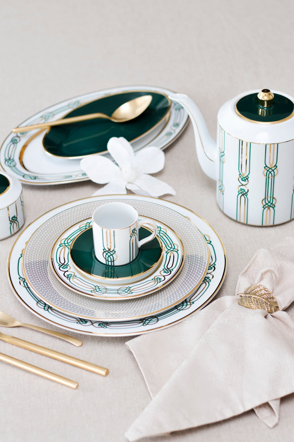 CASANOI Liberty 11-piece Gift Set - Tea Service for 4