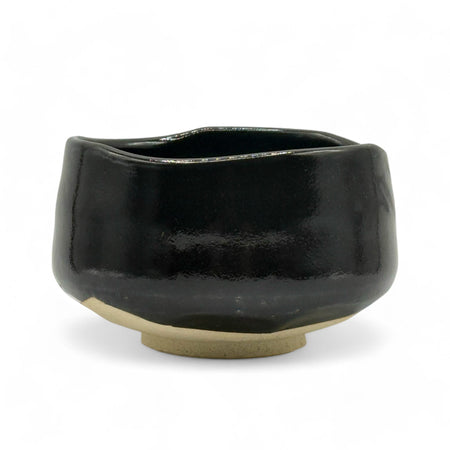 Inoue Tea Isshiki Black Mino-yaki Chawan - Japanese Matcha Bowl, 4.5 inches wide, 2.9 inches high, holds 16.9 oz, made in Japan.