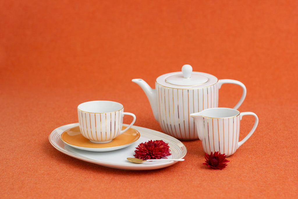 CASANOI Golden Orbit Tea Cup + Saucer (Set of 4)