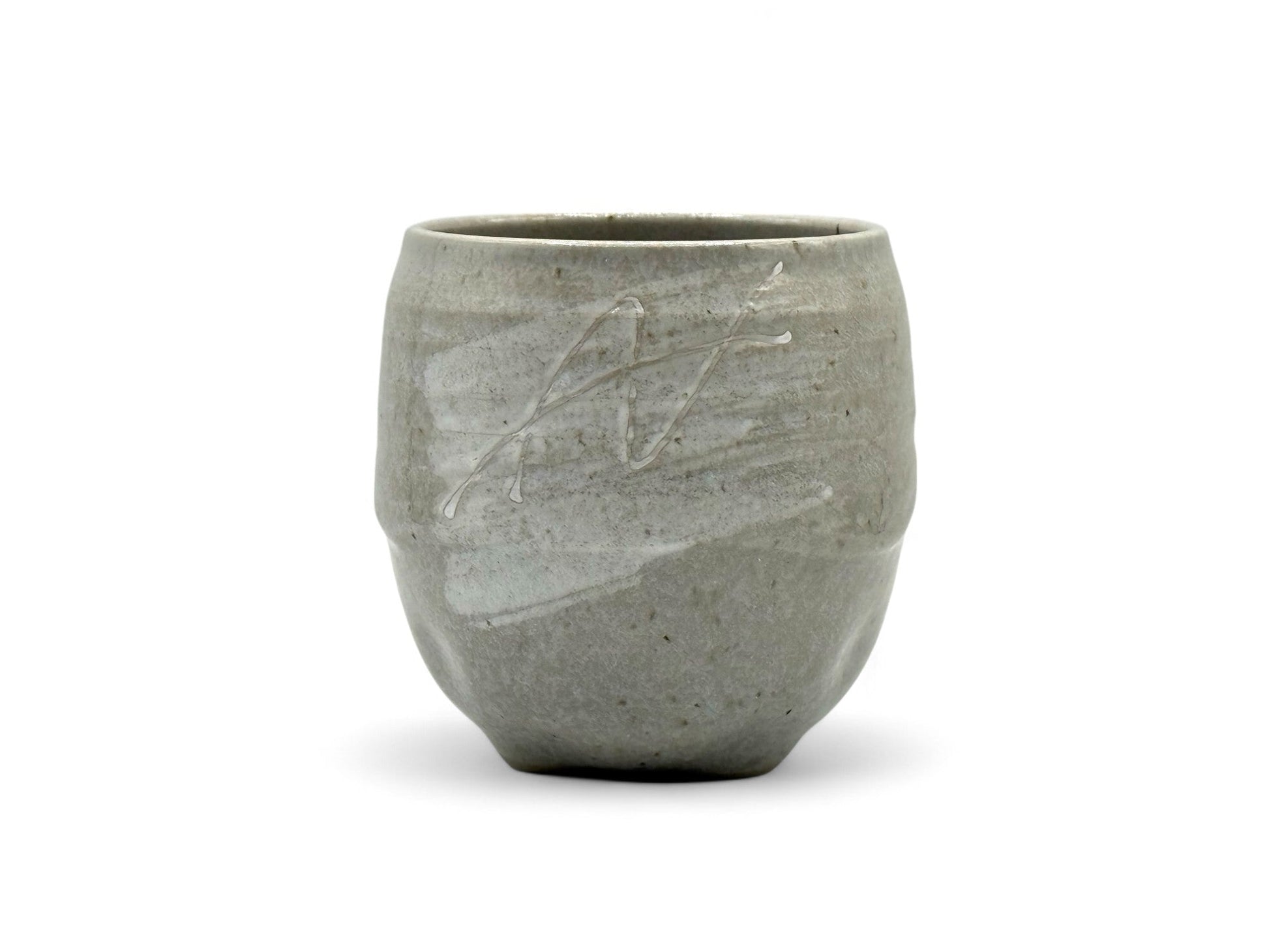 Inoue Tea Ishin Mountain Gray Mino-yaki Yunomi - Japanese Teacup
