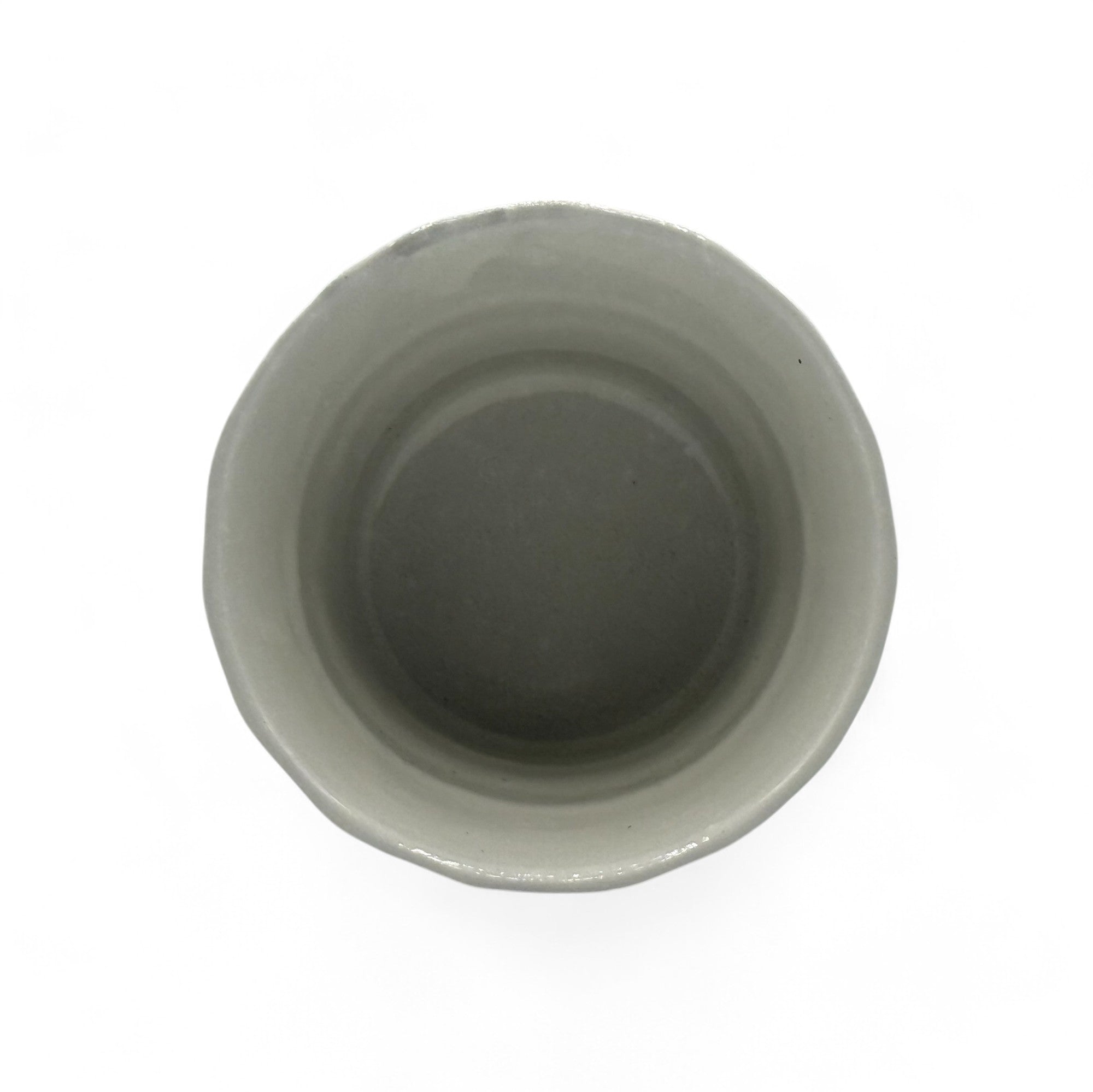 Inoue Tea Kohiki Rock White Mino-yaki Yunomi - Japanese Teacup, showcasing a traditional ceramic design.