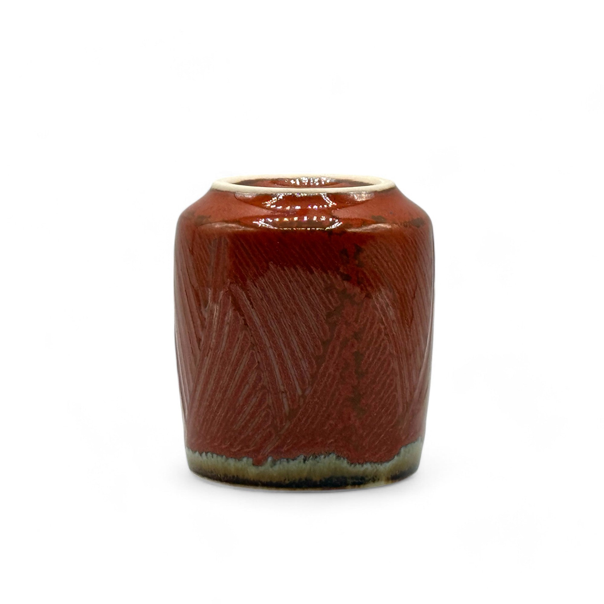 Inoue Tea Shun Nagashi Red Mino-yaki Yunomi - Japanese Teacup, shown in the image as a traditional red ceramic teacup.