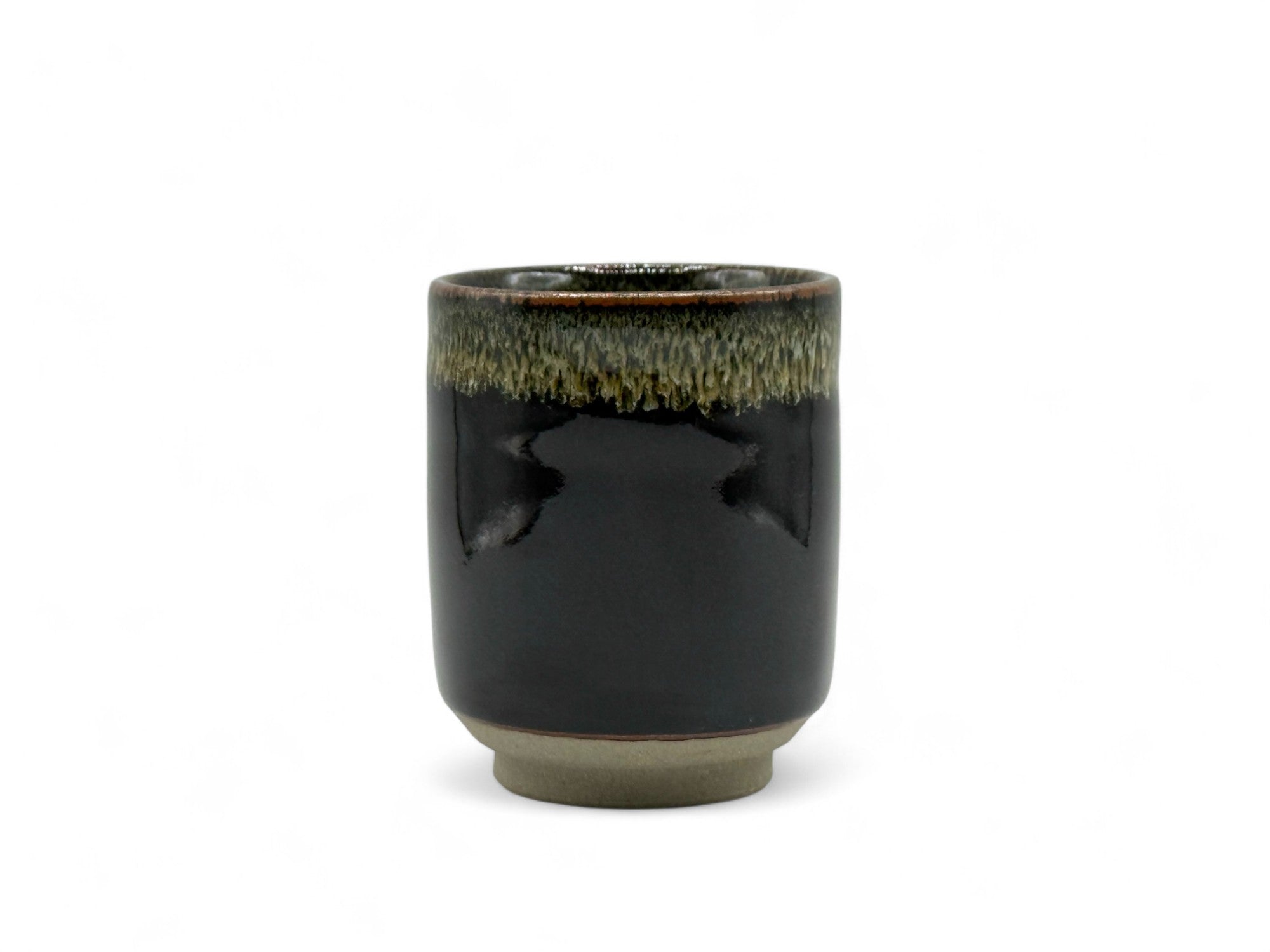 Inoue Tea Tetsu Black Mino-yaki Yunomi - Japanese Teacup displayed in image, showcasing its unique ceramic design.