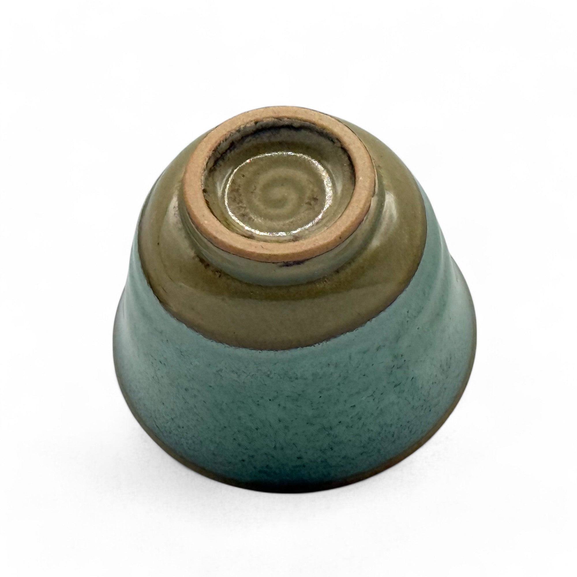 Inoue Tea Kin Kama Green Mino-yaki Yunomi - Japanese Sencha Teacup, a ceramic teacup with a green finish.