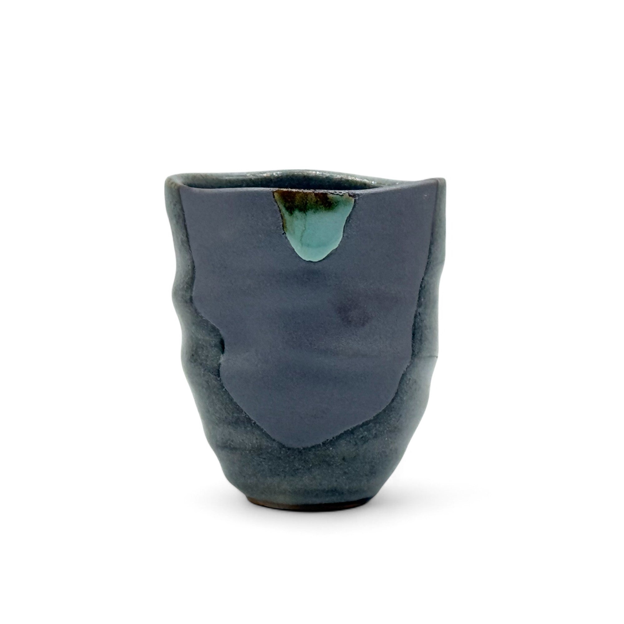 Inoue Tea Nezumi Shinrokubei Gray Mino-yaki Yunomi - Japanese teacup featuring natural clay, dimensions 2.8"W x 3.18"H, 5.41oz capacity.