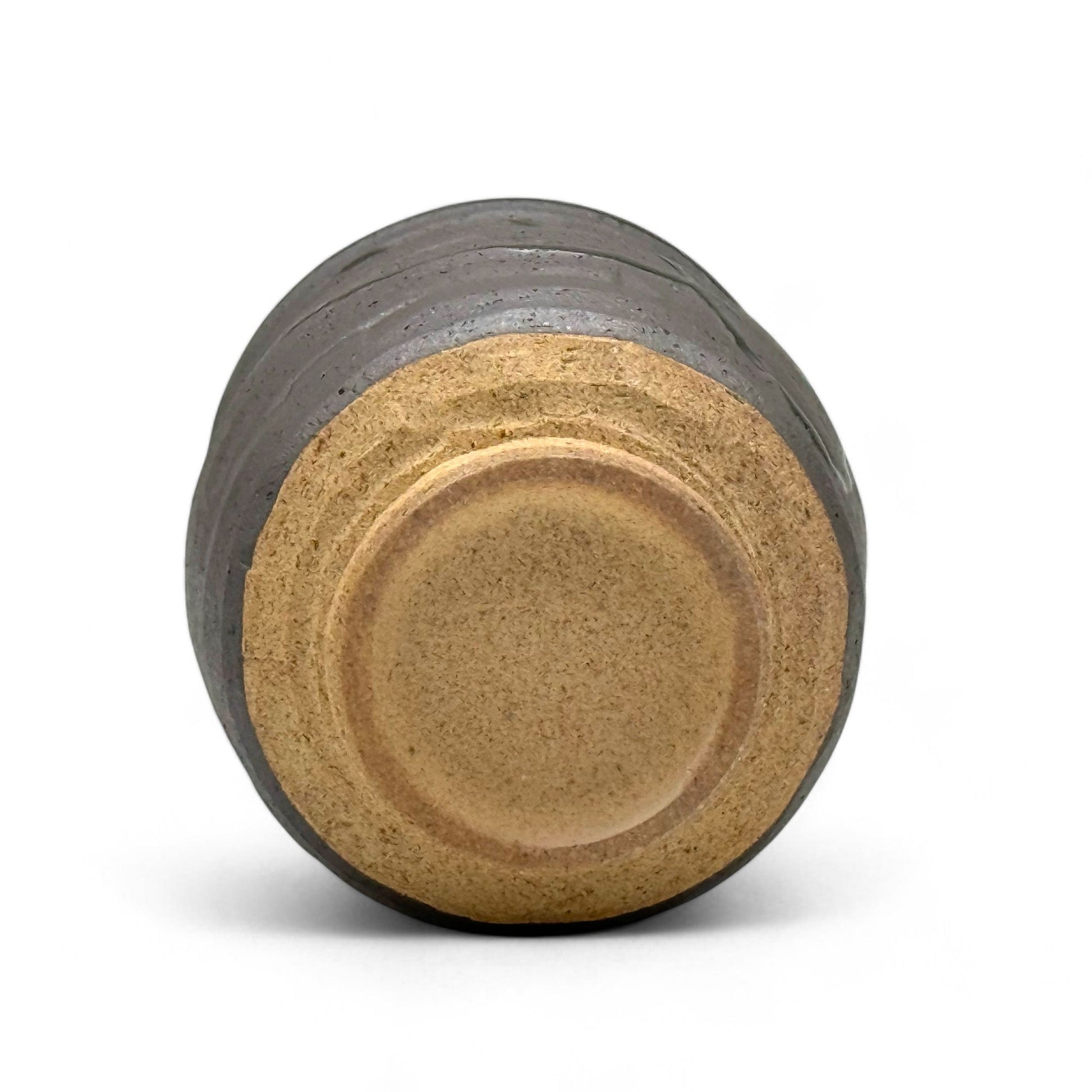Inoue Tea Kuroitchin Hiwa Black Mino-yaki Yunomi - Japanese Teacup