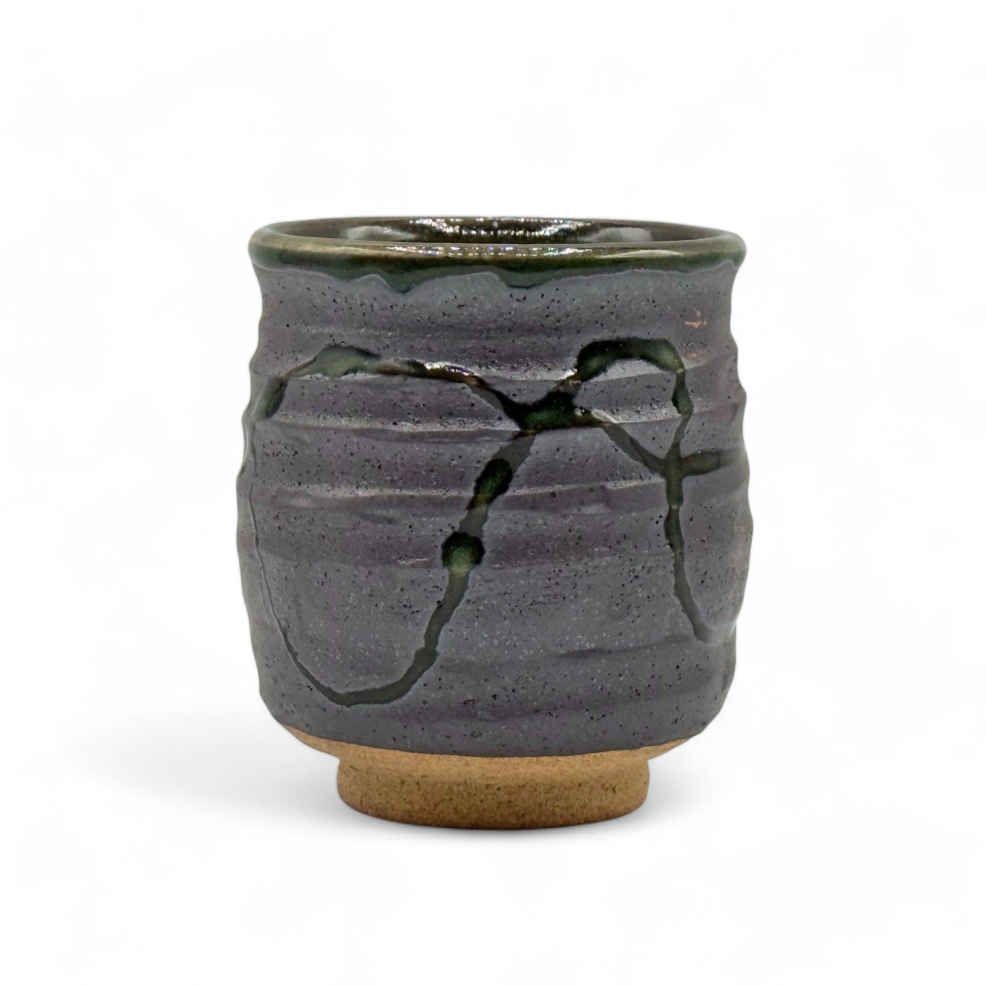 Inoue Tea Kuroitchin Hiwa Black Mino-yaki Yunomi - Japanese Teacup