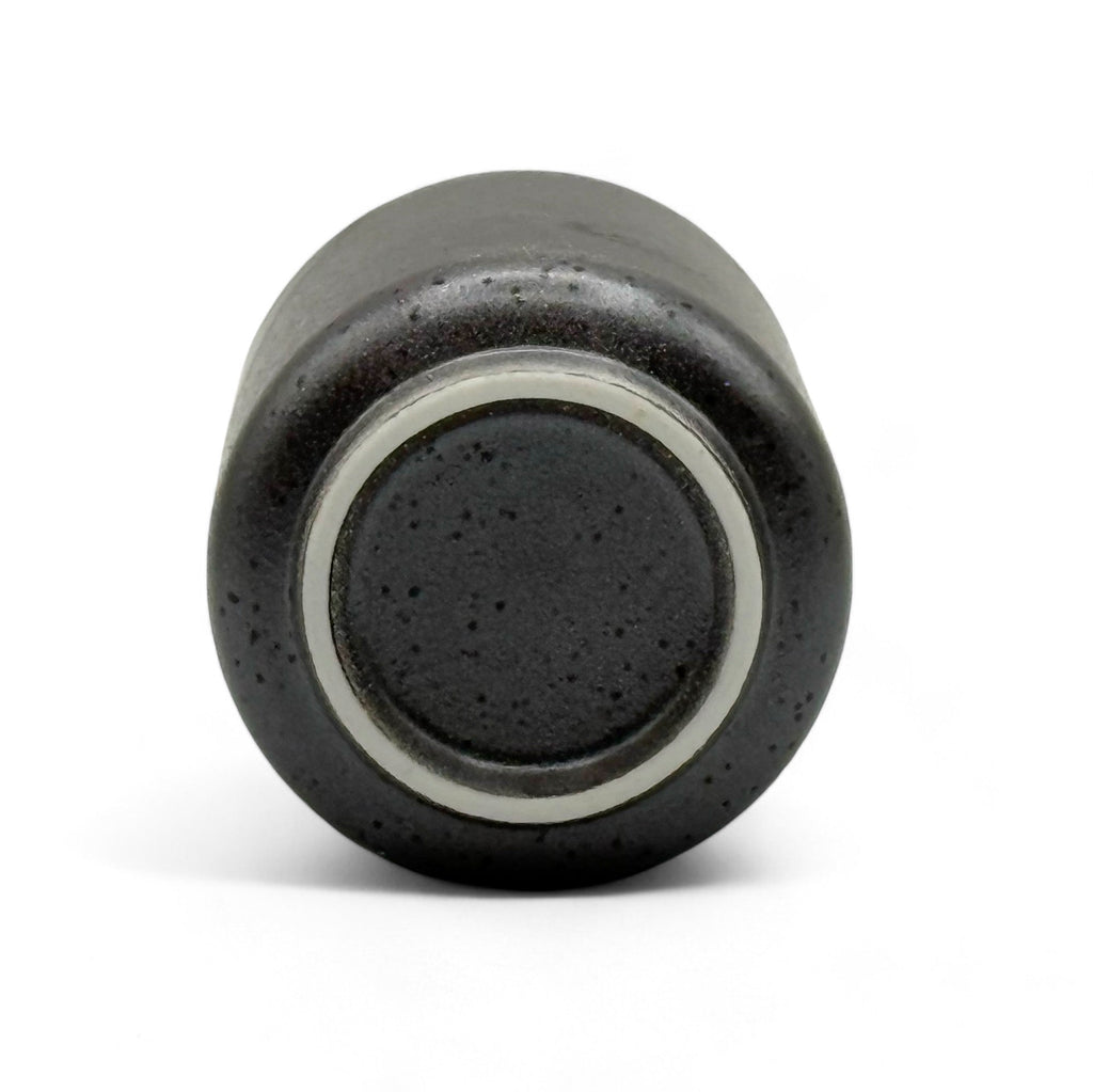 Inoue Tea Kimura Black Shigaraki-yaki Yunomi - Japanese Teacup, featuring a traditional design and earthy tones.