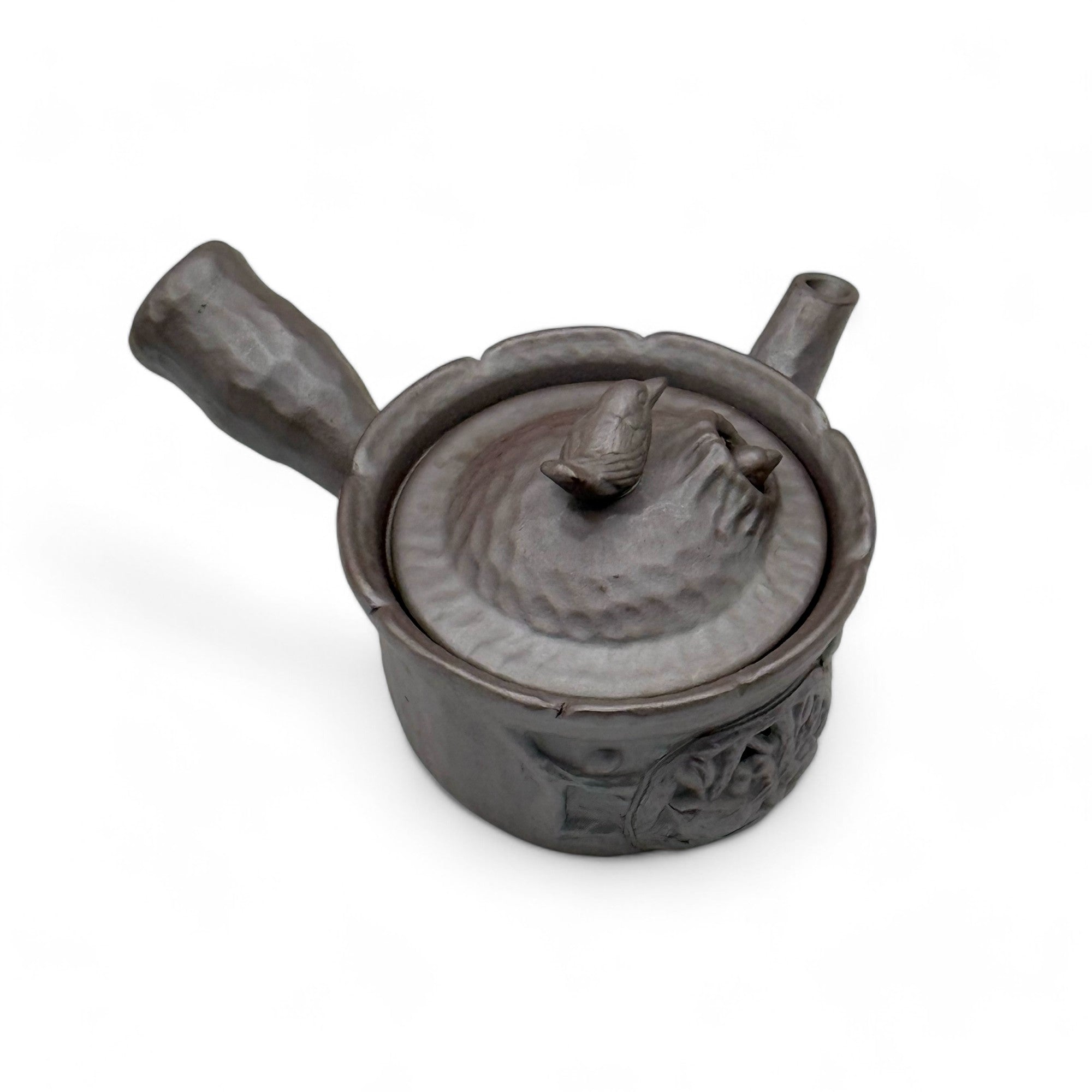 Inoue Tea Tori Tobidashi Ko Banko-yaki Kyusu - Japanese teapot with a traditional design, ideal for brewing tea.