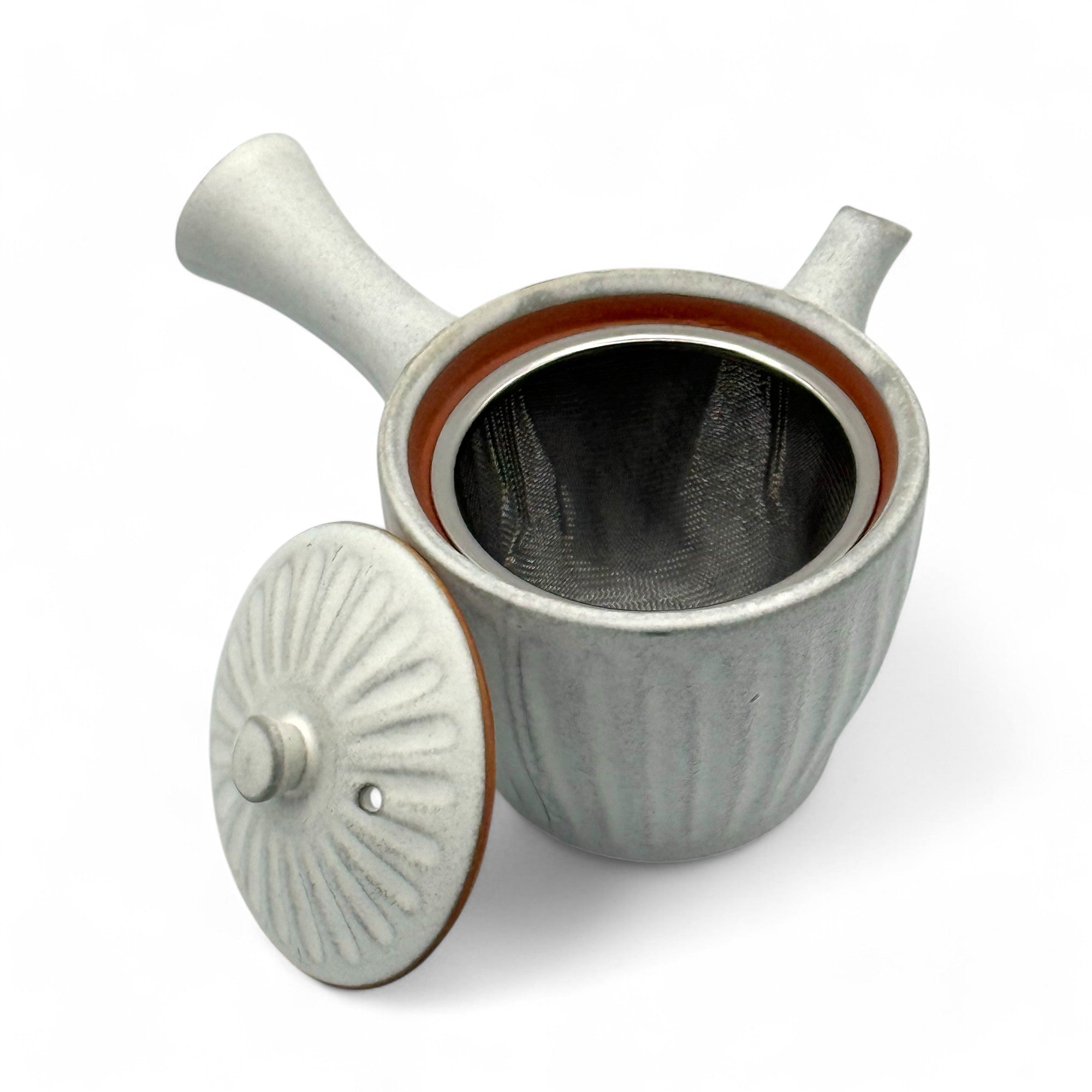 Inoue Tea Kiku Kohiki Rustic White Tokoname-yaki Kyusu - Japanese Teapot displayed in the image