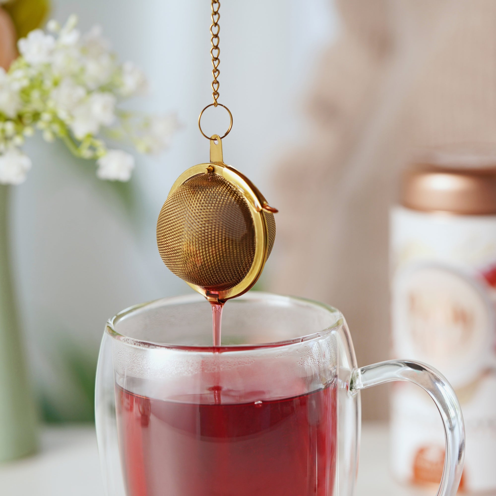 Pinky Up Small Tea Infuser Ball in Gold