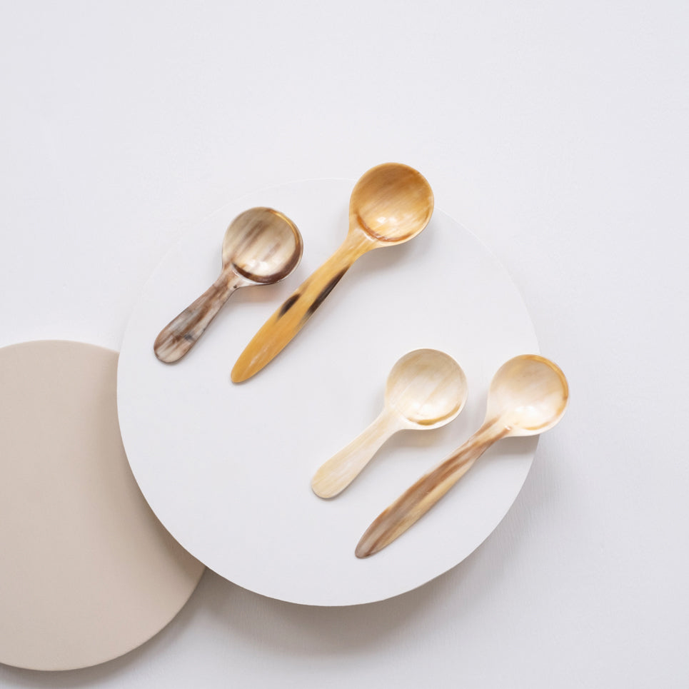 Short Handle Horn Scoop