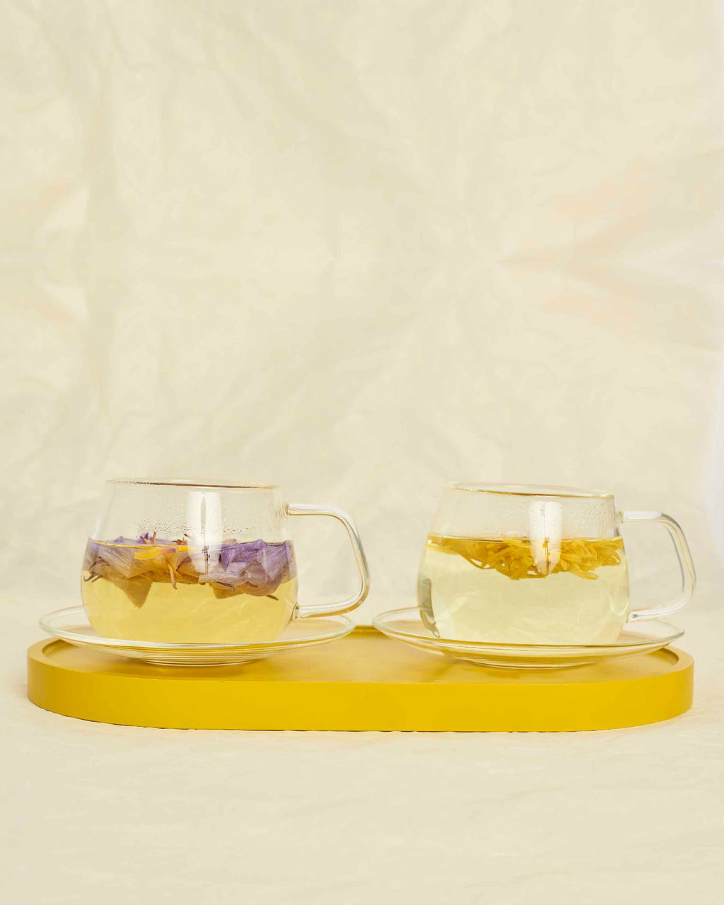 The Qi Glass cups & saucers (2)